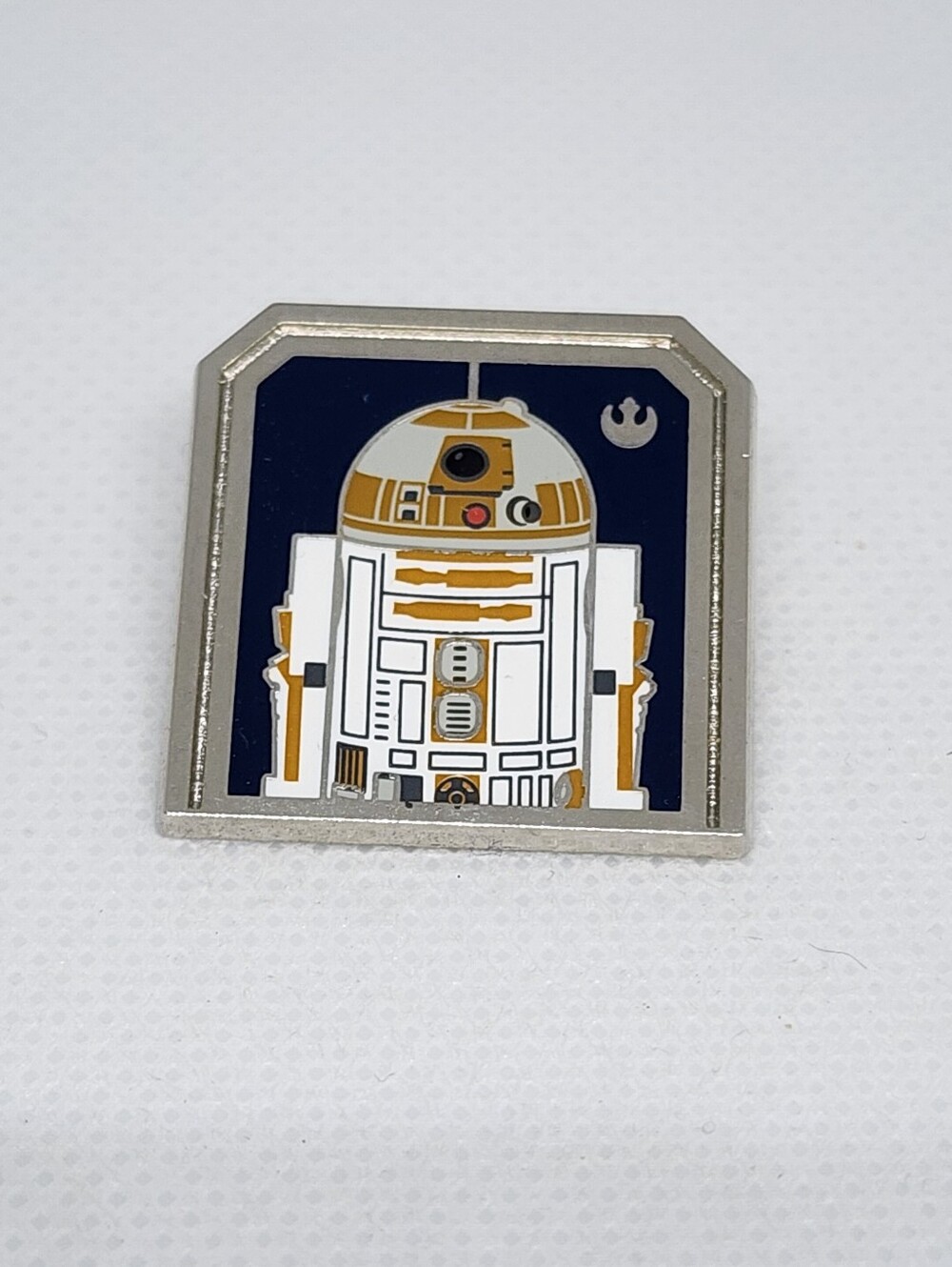 🌺 5/$25 Disney Star Wars Droids White, Gold Droid Pin Crystal Mickey